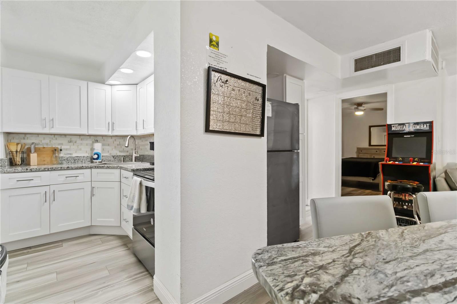 Image 9 of 27 For 2301 Atlantic Avenue 431