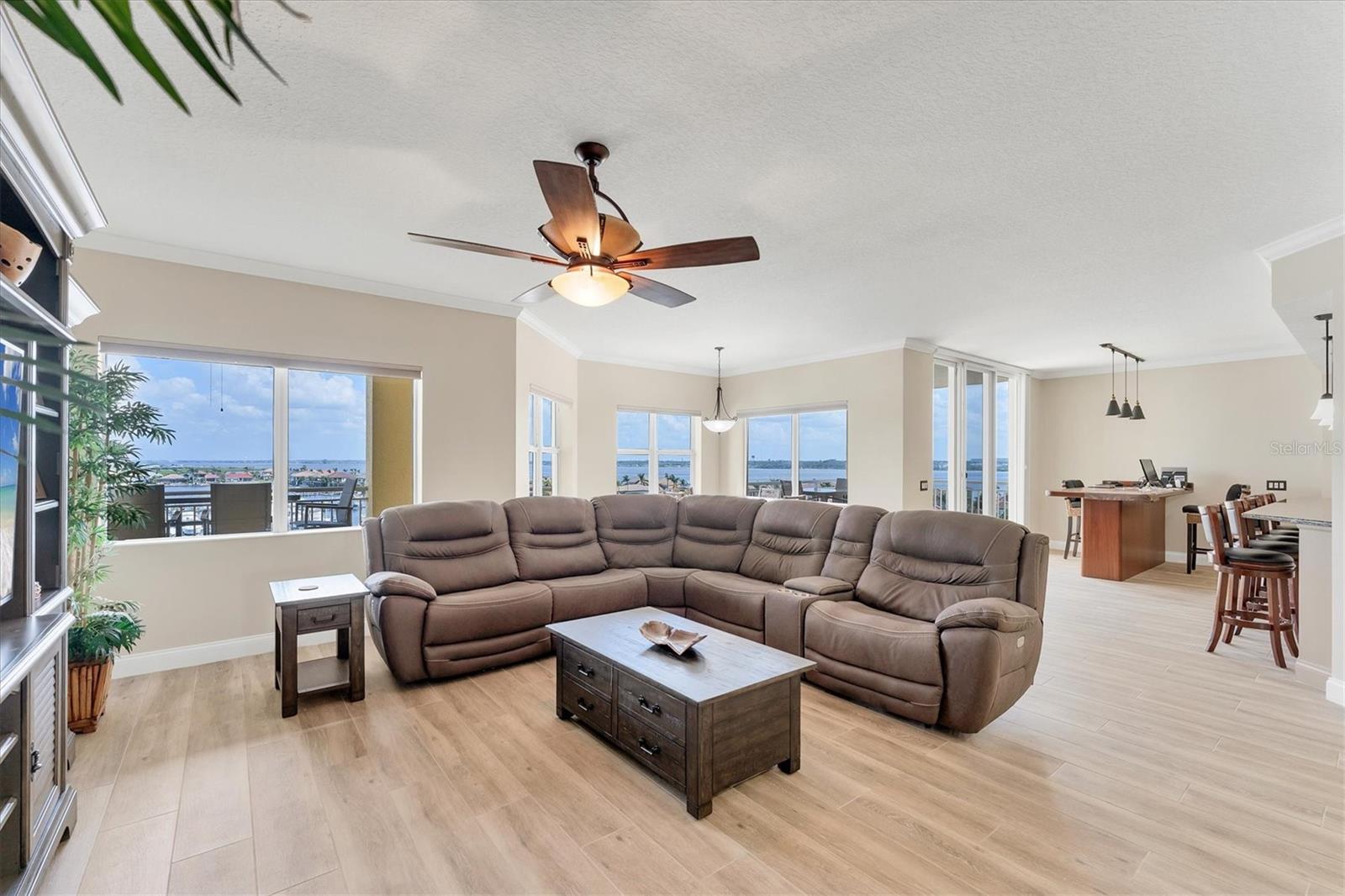 Image 5 of 43 For 606 Riviera Dunes Way  604