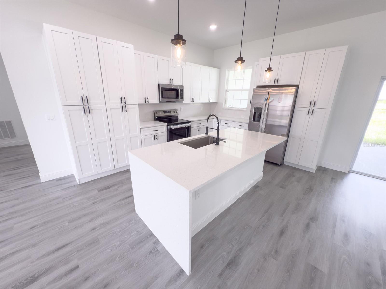 Image 14 of 47 For 15004 60th Ter