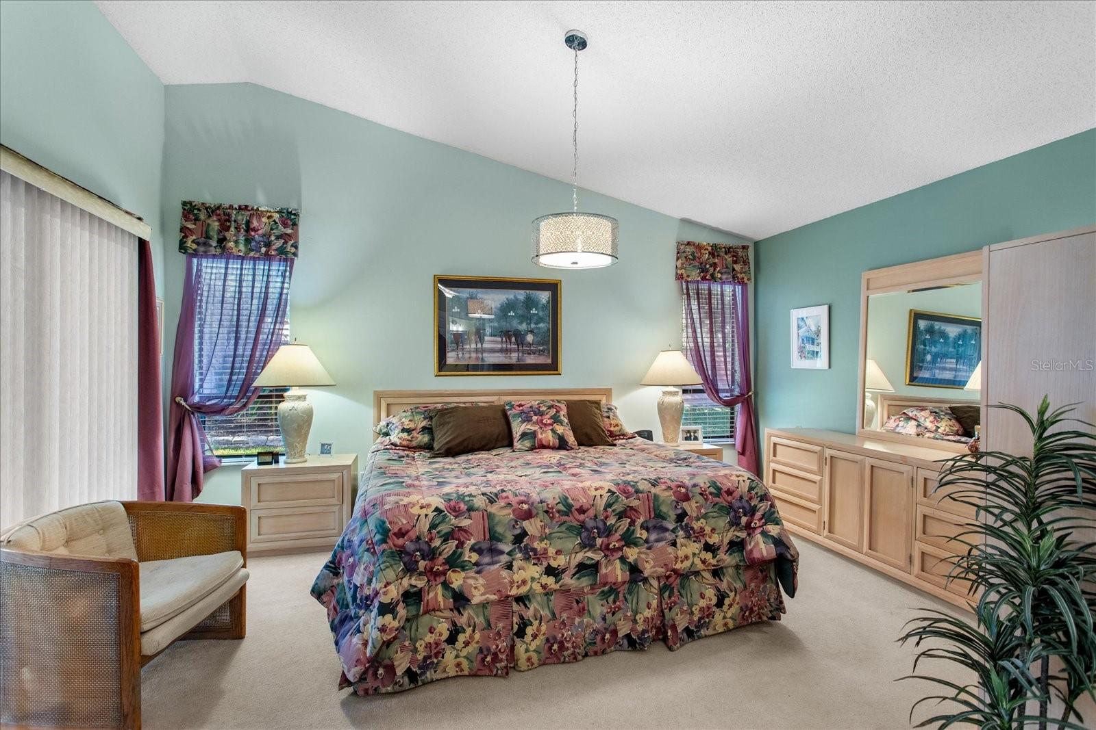 Image 20 of 47 For 424 Evesham Place