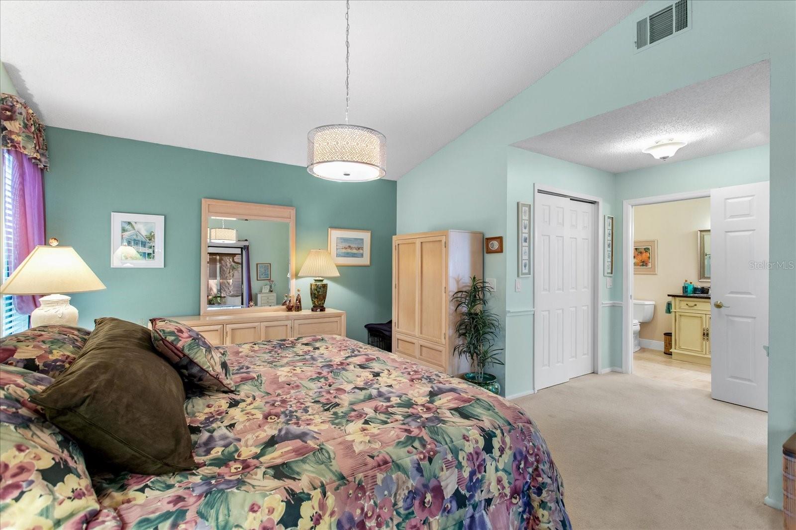 Image 21 of 47 For 424 Evesham Place