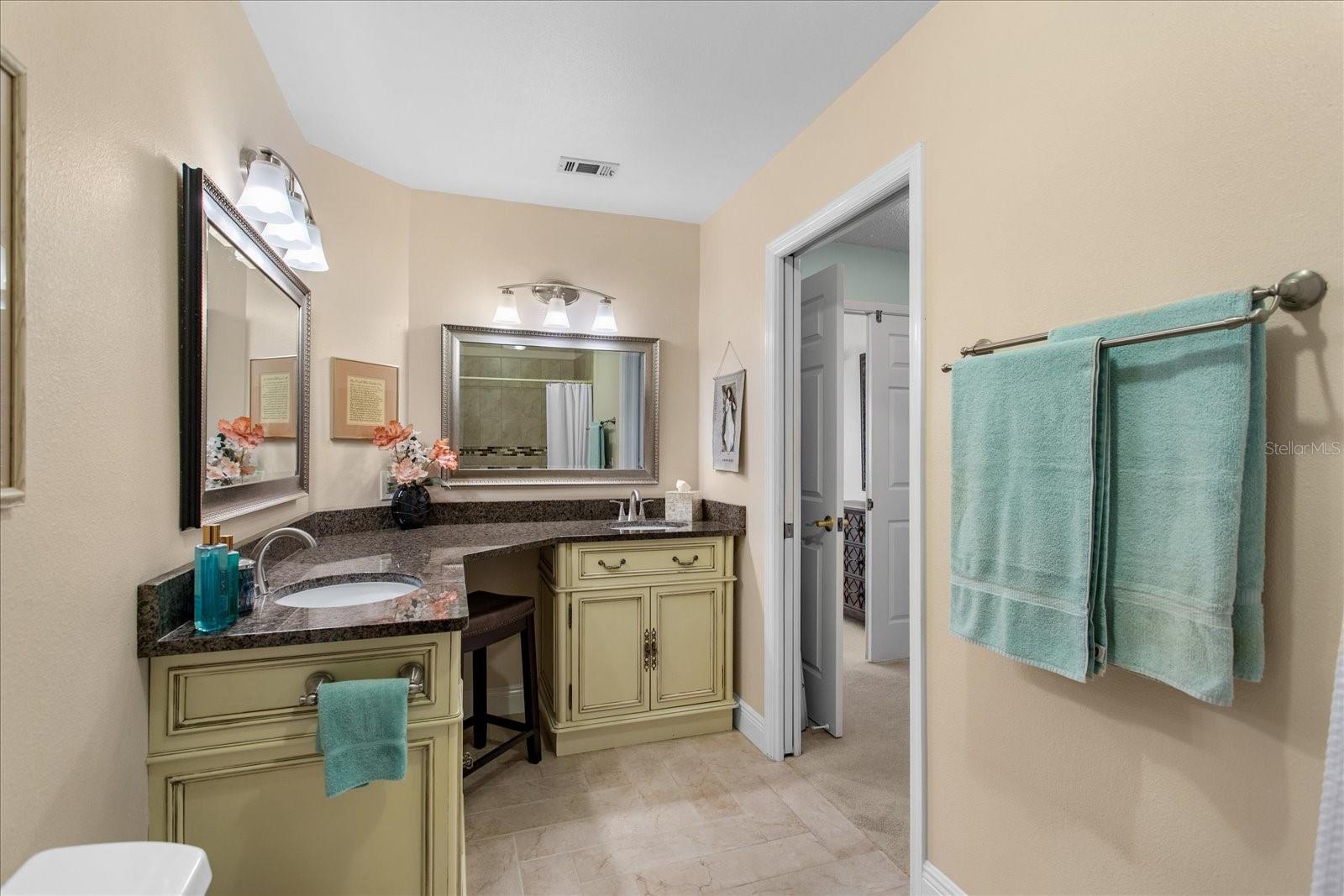 Image 22 of 47 For 424 Evesham Place