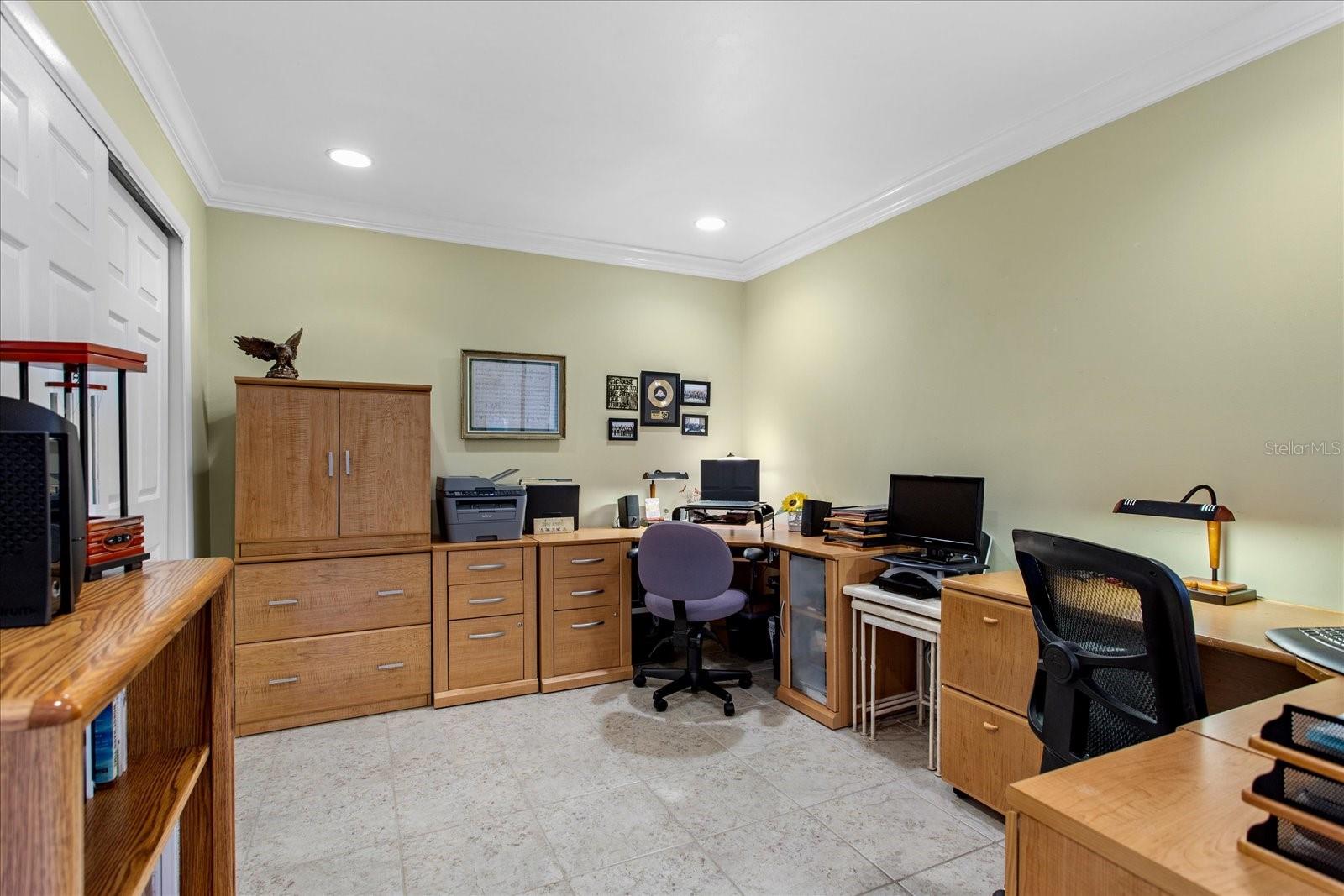 Image 26 of 47 For 424 Evesham Place