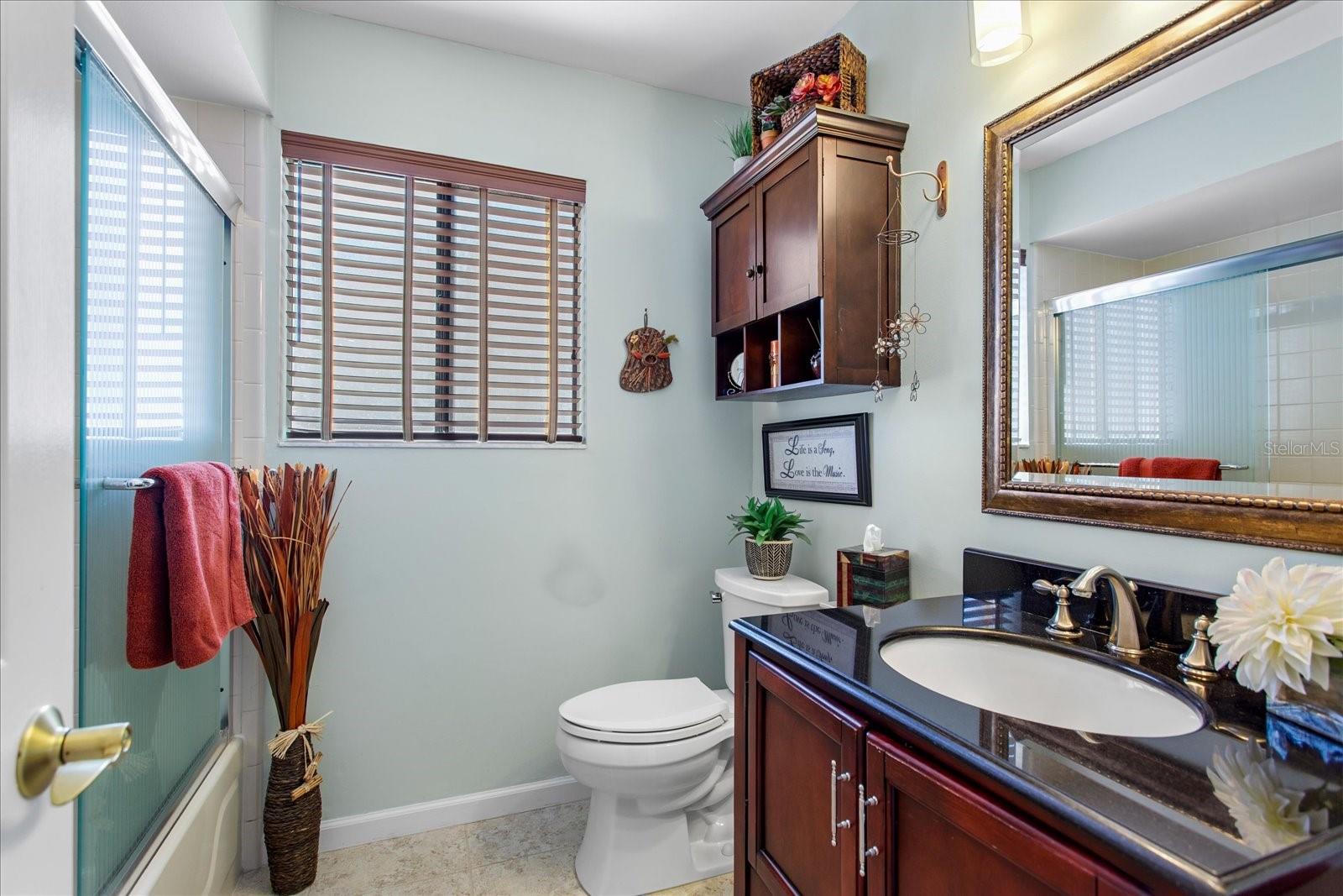 Image 27 of 47 For 424 Evesham Place