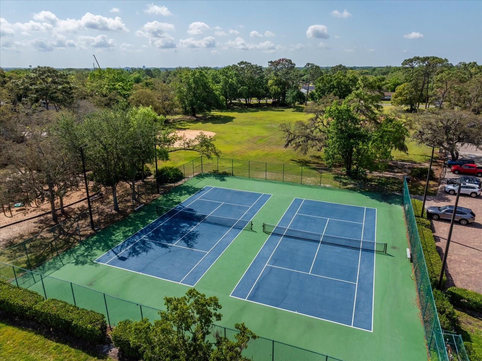 Image 41 of 47 For 424 Evesham Place