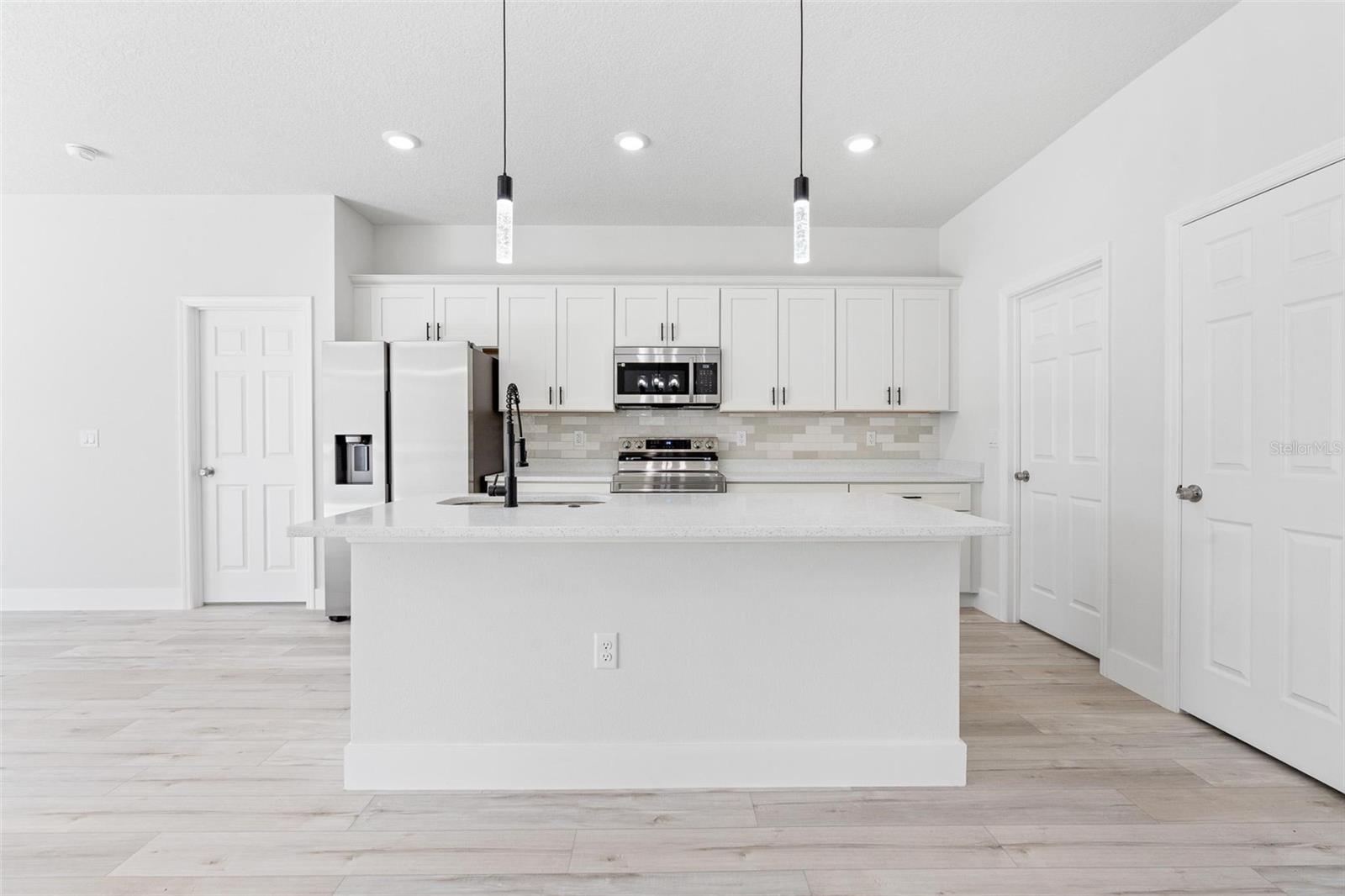 Image 11 of 37 For 6407 148th Street