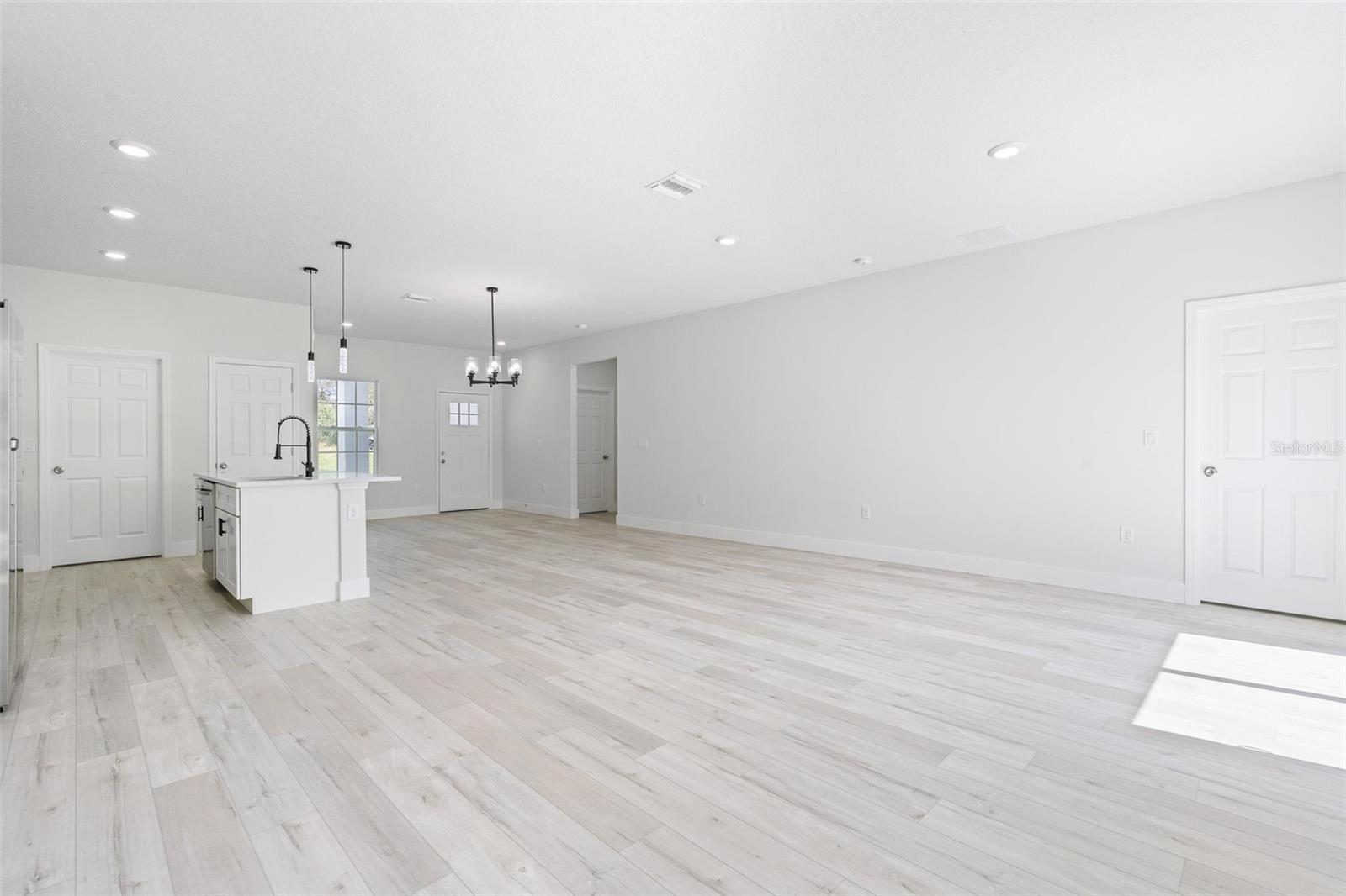 Image 14 of 37 For 6407 148th Street