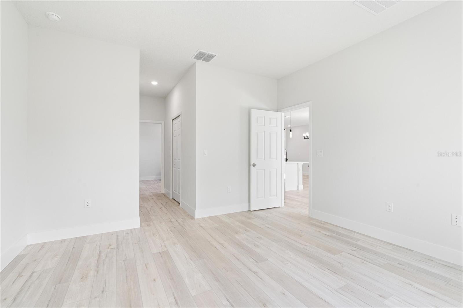 Image 24 of 37 For 6407 148th Street
