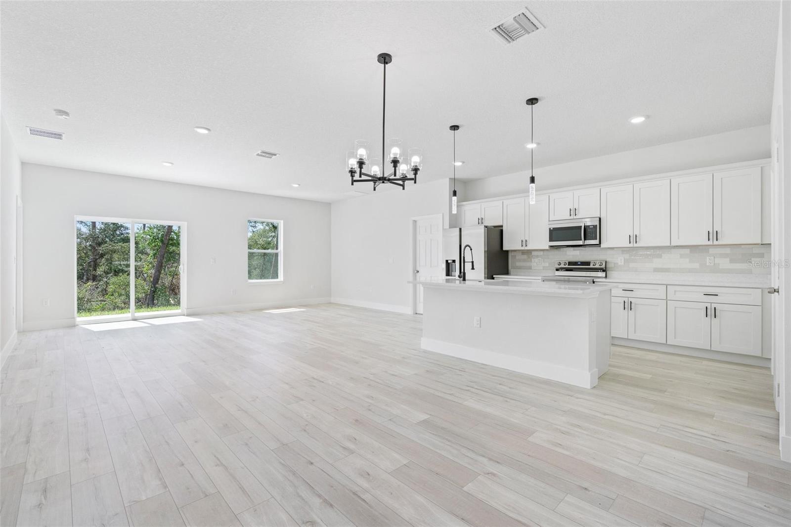 Image 5 of 37 For 6407 148th Street