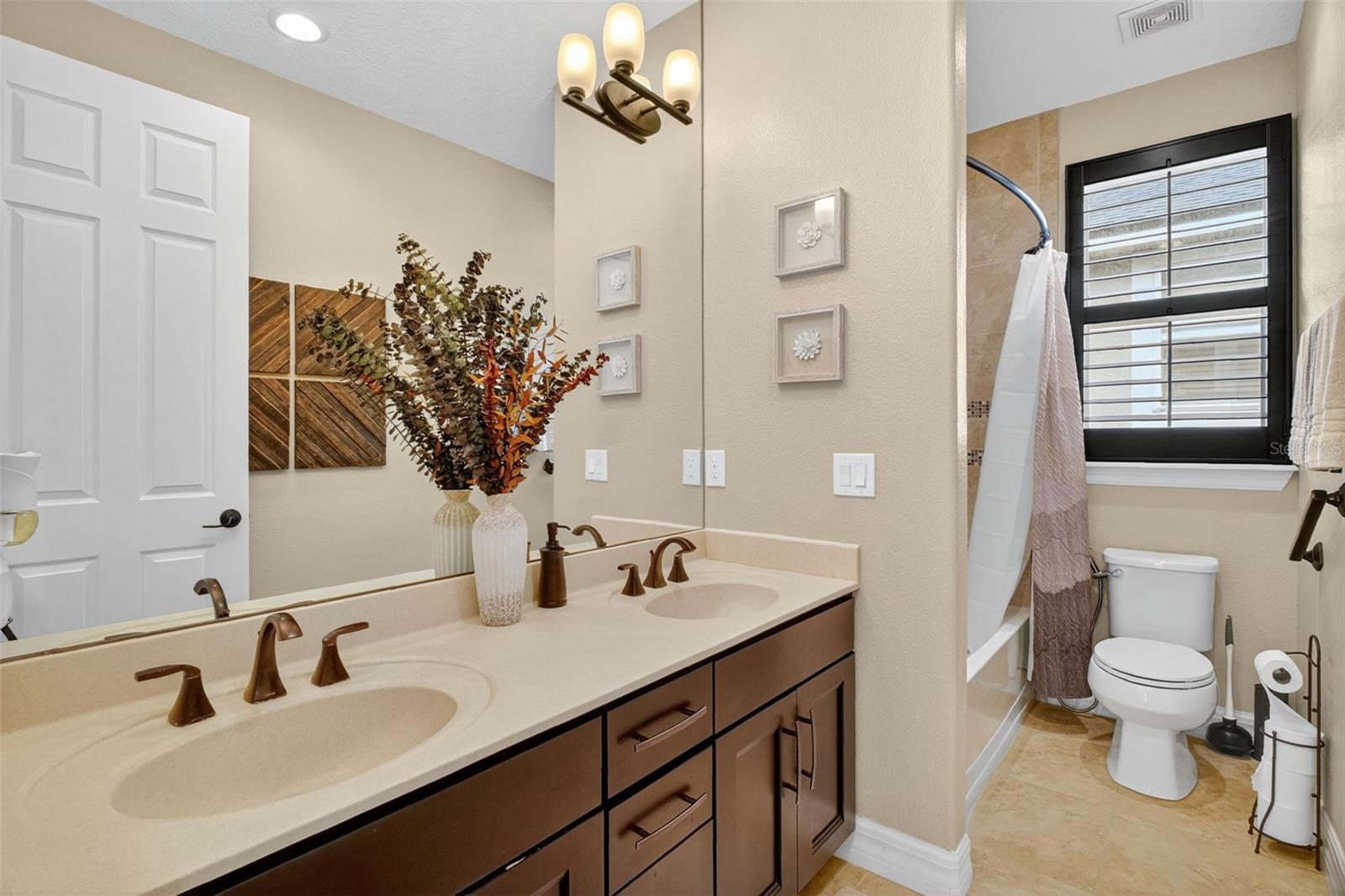 Image 34 of 41 For 1105 Eagle Run Way