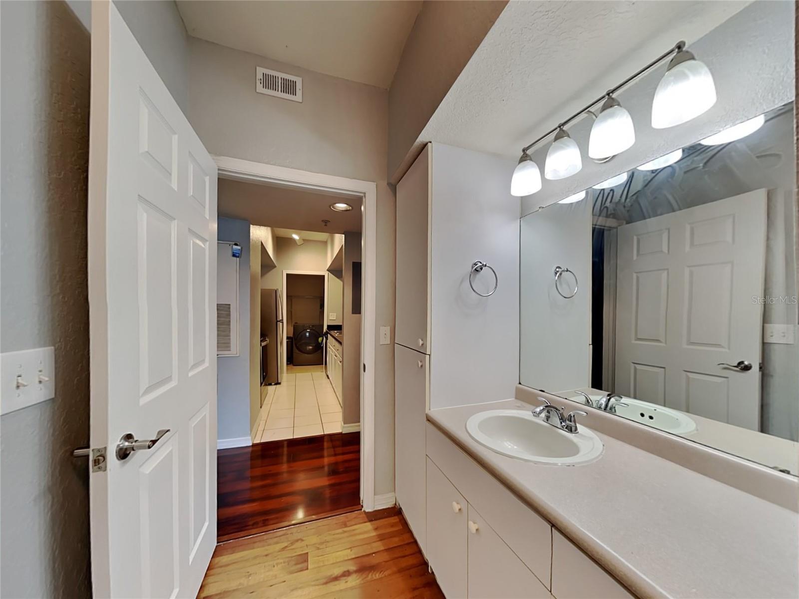 Image 16 of 17 For 2328 Midtown Terrace 1024