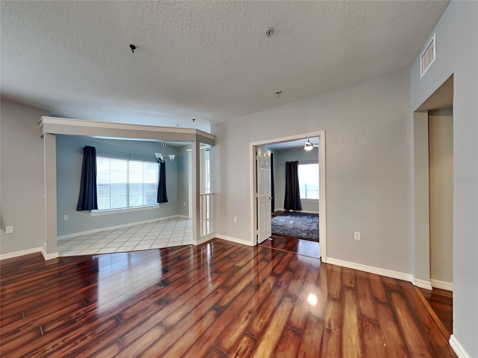 Image 2 of 17 For 2328 Midtown Terrace 1024