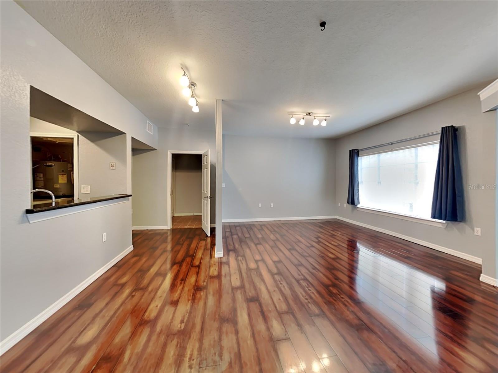 Image 3 of 17 For 2328 Midtown Terrace 1024