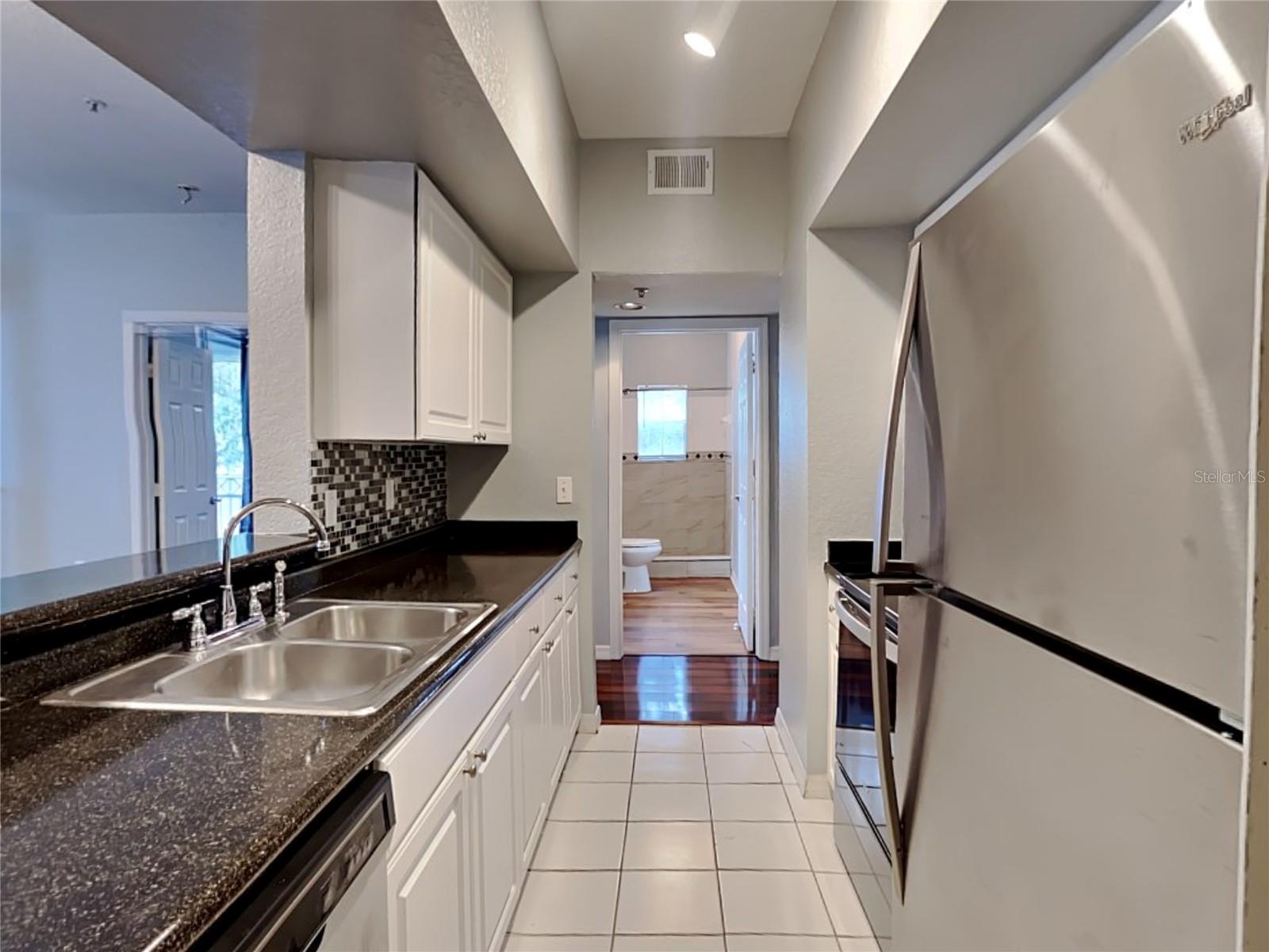 Image 4 of 17 For 2328 Midtown Terrace 1024