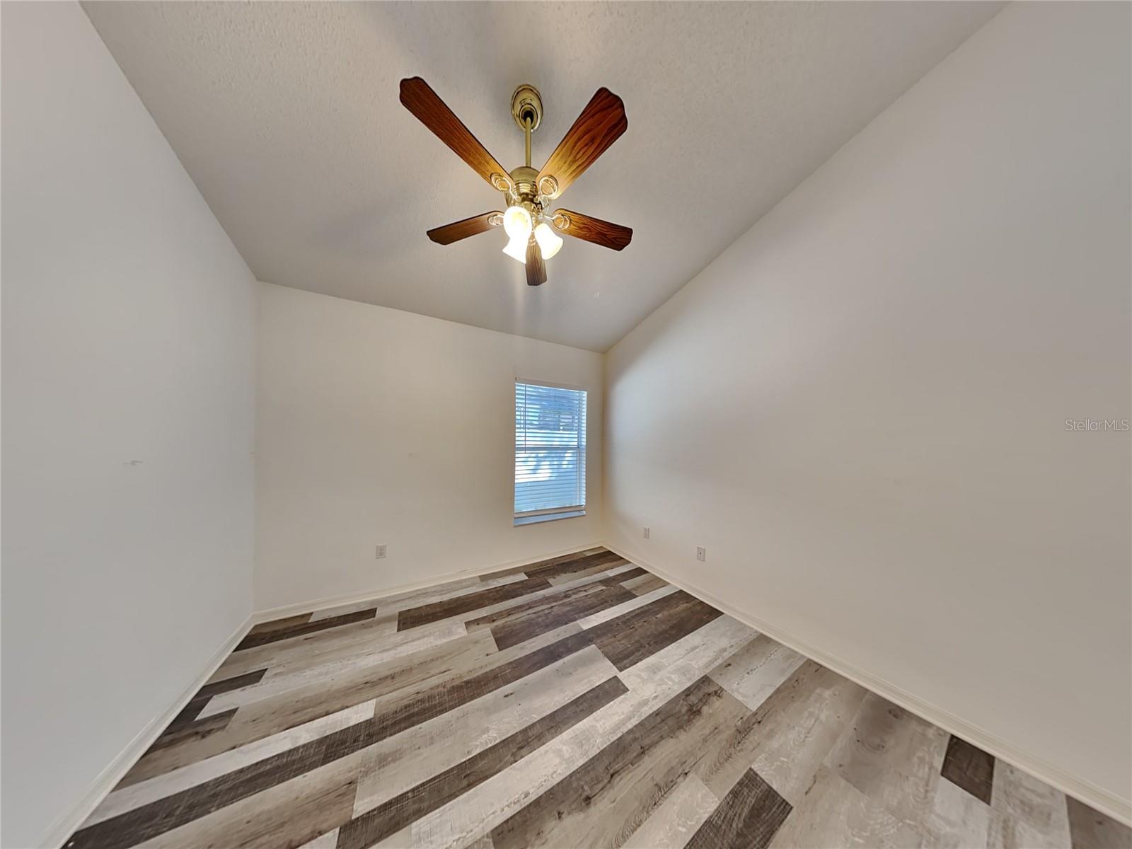 Image 15 of 18 For 832 Mattocks Court