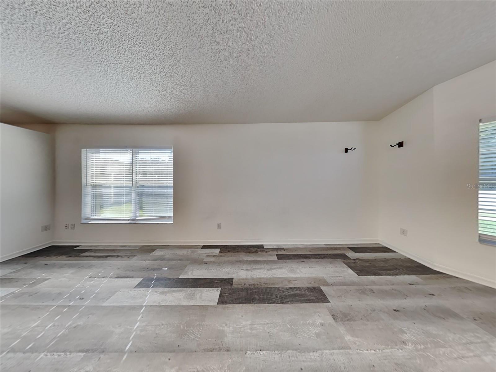 Image 5 of 18 For 832 Mattocks Court