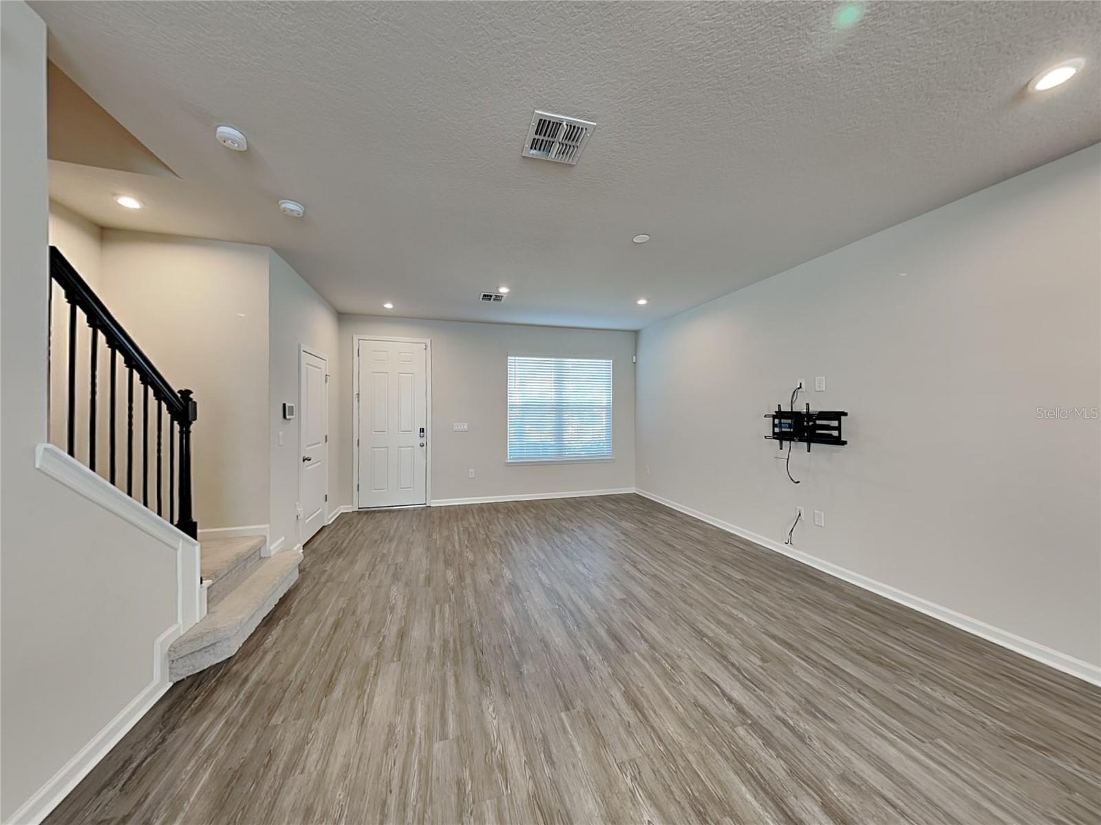 Image 2 of 19 For 6165 Juneberry Way