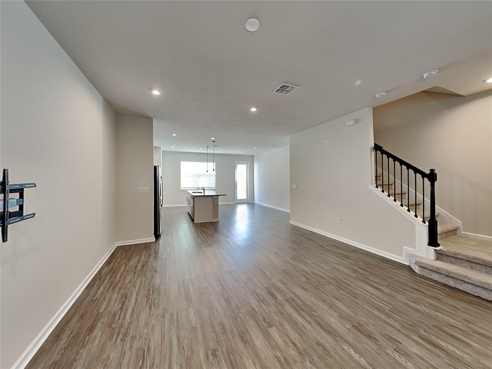 Image 3 of 19 For 6165 Juneberry Way