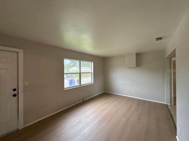 Image 10 of 12 For 900 40th Street S