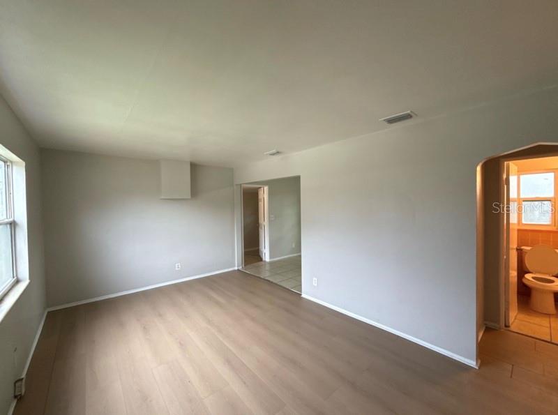 Image 11 of 12 For 900 40th Street S