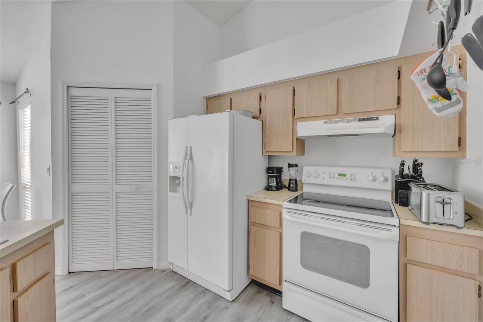 Image 5 of 16 For 4806 Normandy Place E-203