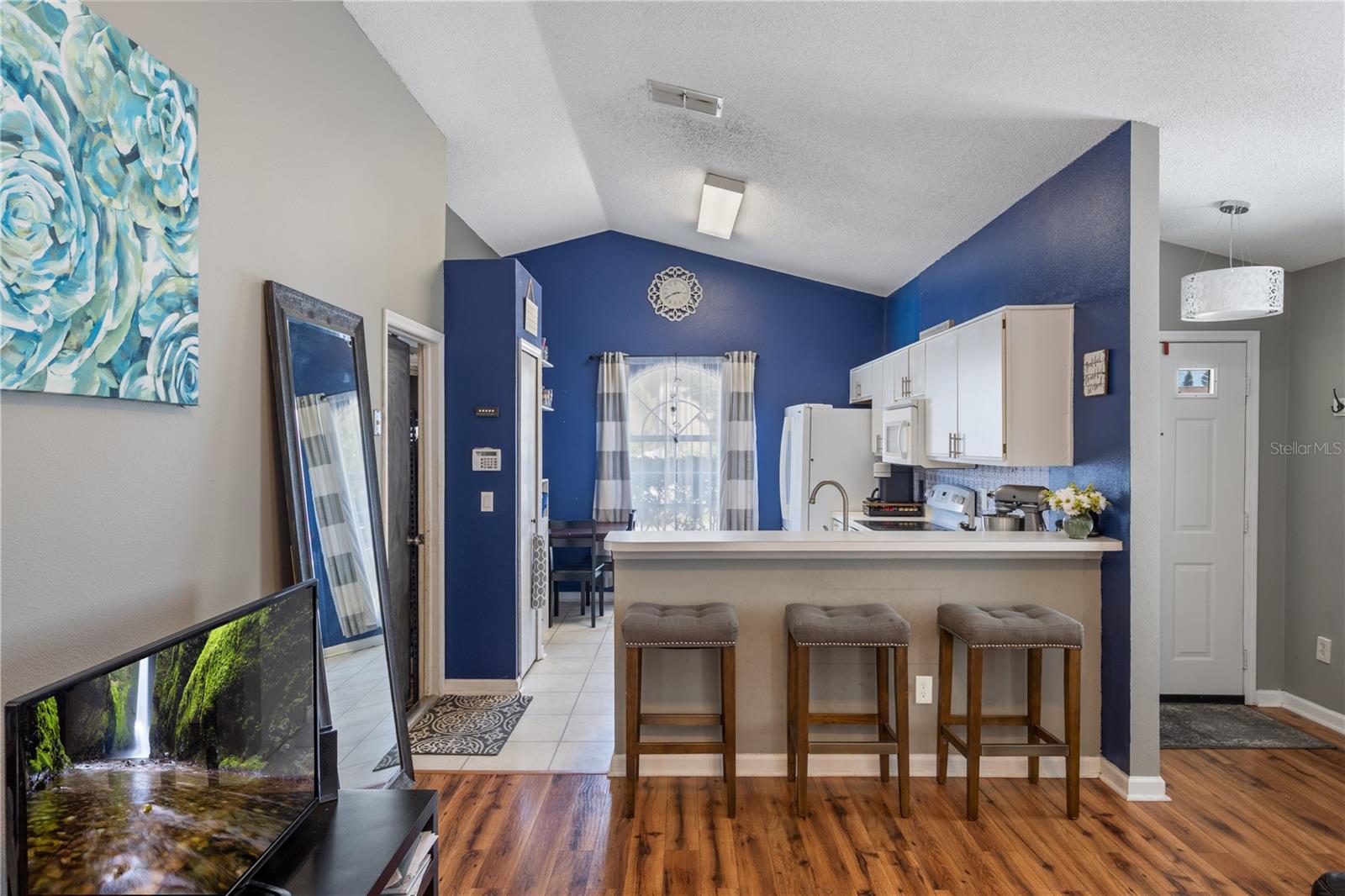 Image 4 of 22 For 460 Southern Charm Drive