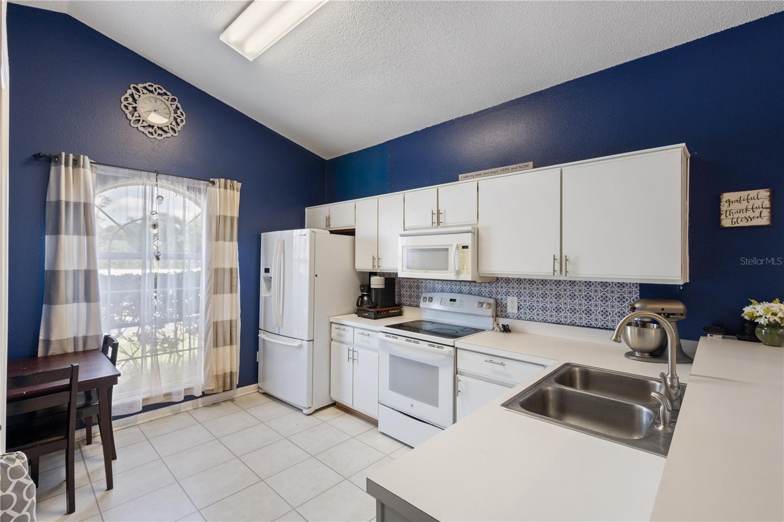 Image 6 of 22 For 460 Southern Charm Drive
