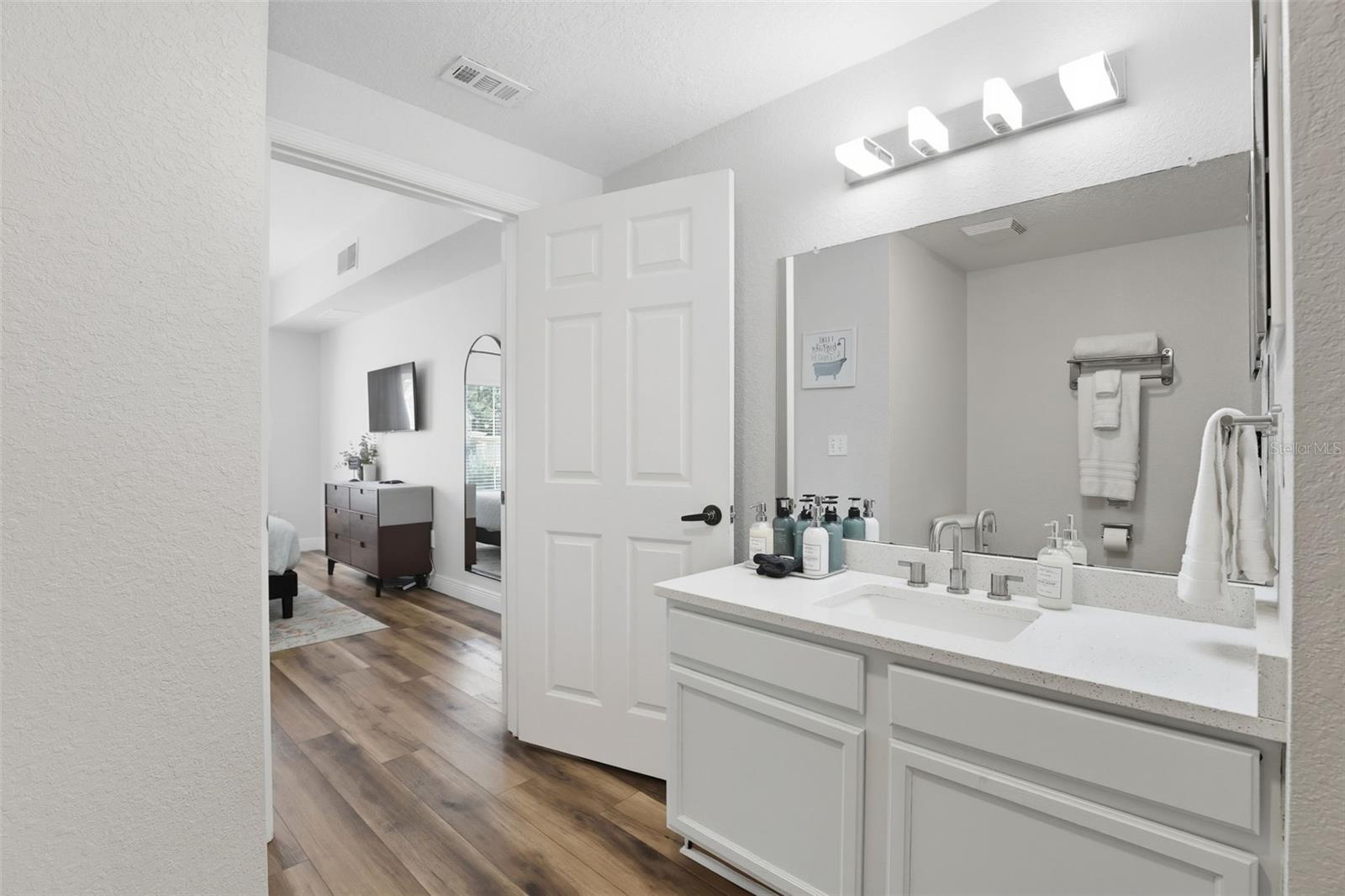 Image 18 of 37 For 2606 Lodi Circle 102