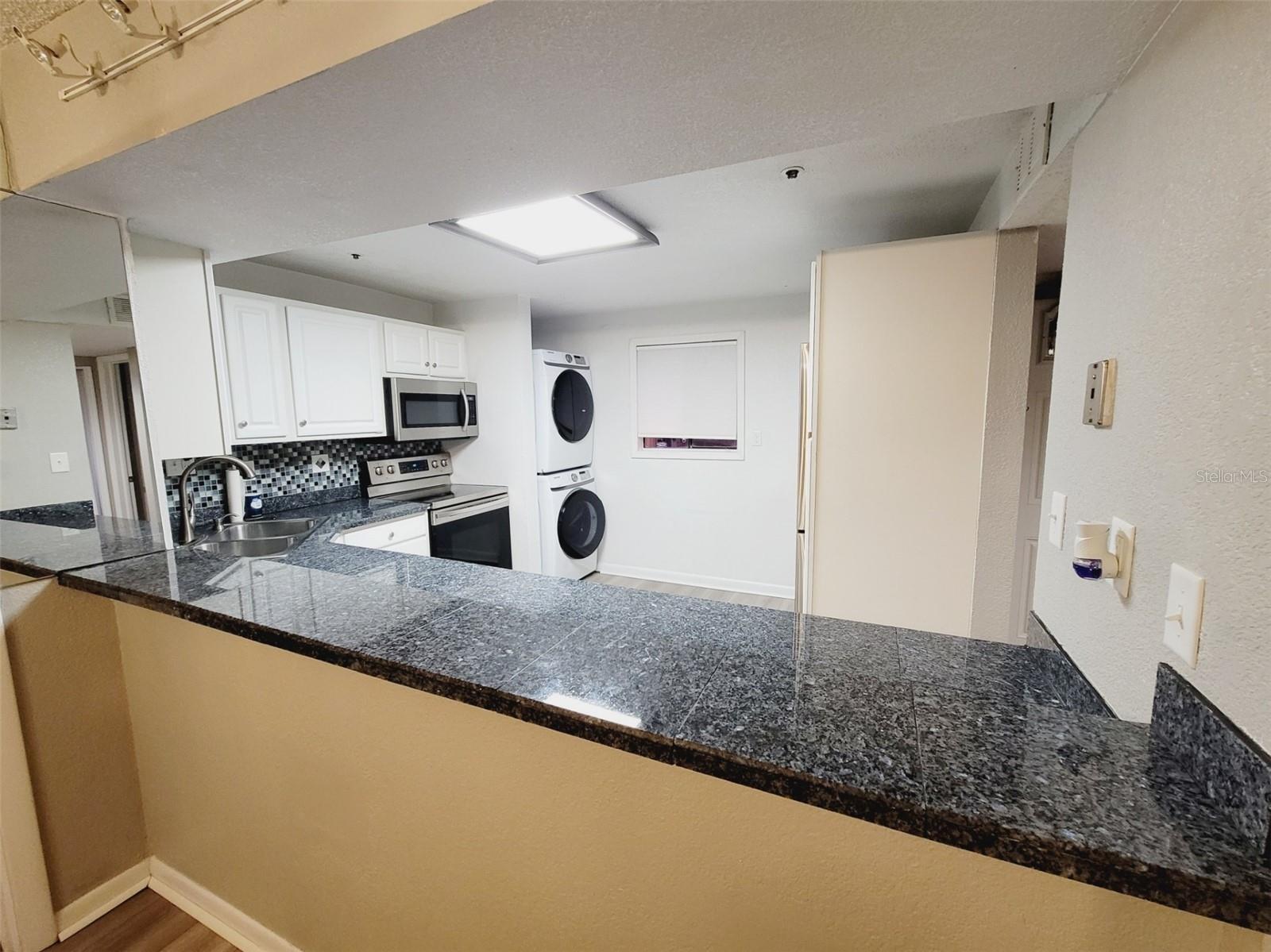 Image 7 of 14 For 1038 Michigan Street 1