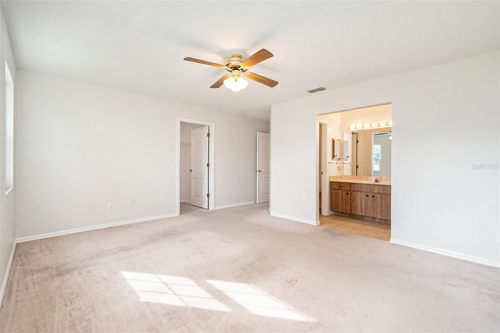 Image 16 of 25 For 37355 Derbyshire Drive