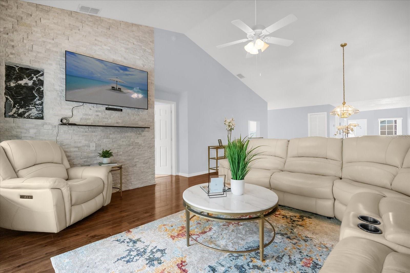 Image 5 of 25 For 6043 Lake Pointe Drive 308