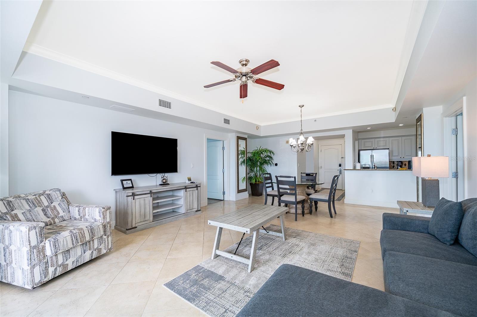 Image 14 of 40 For 7593 Gathering Drive 307