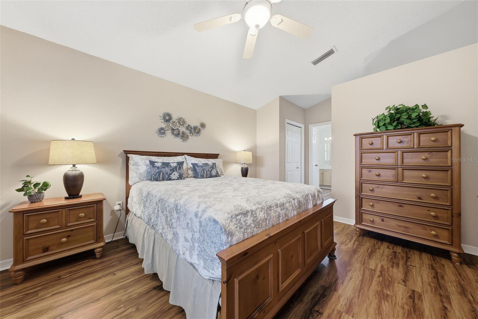 Image 18 of 26 For 1735 Challenger Avenue