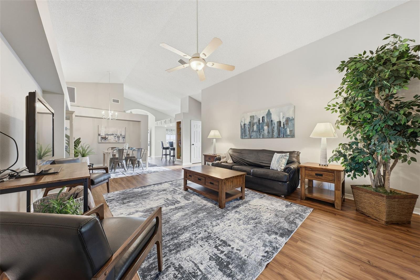Image 7 of 26 For 1735 Challenger Avenue