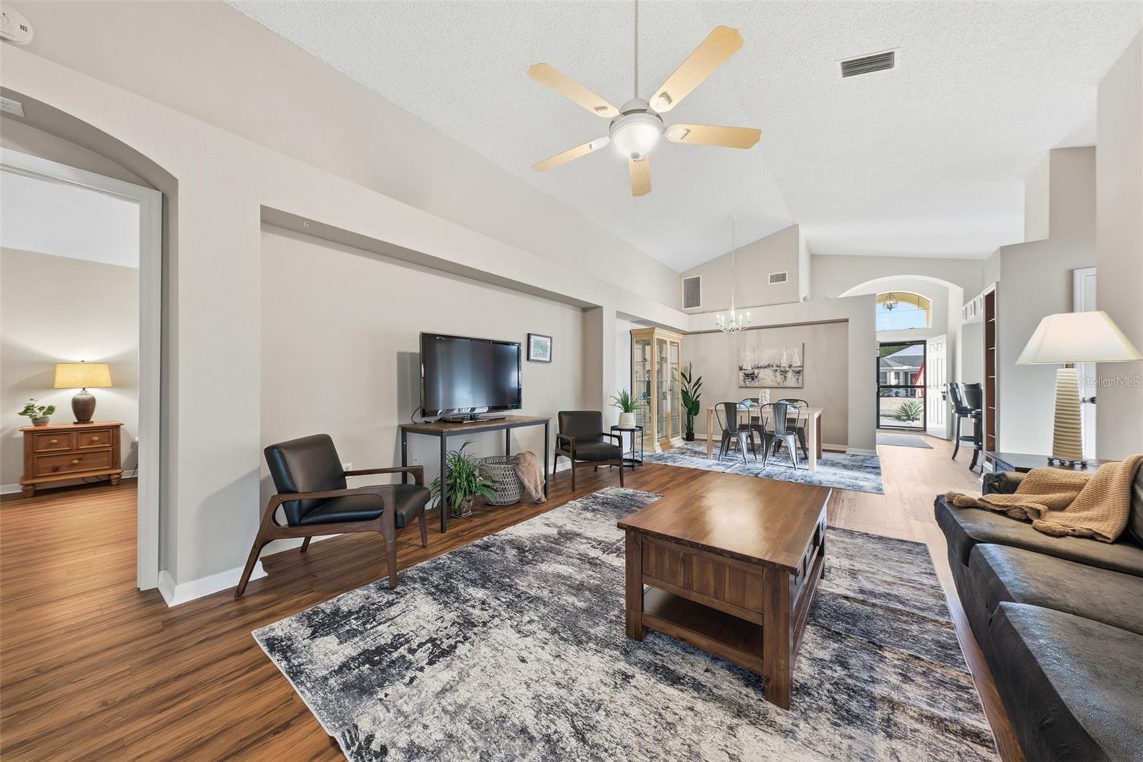 Image 8 of 26 For 1735 Challenger Avenue
