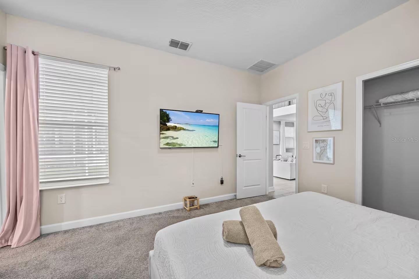 Image 25 of 47 For 622 Whistling Straits Boulevard