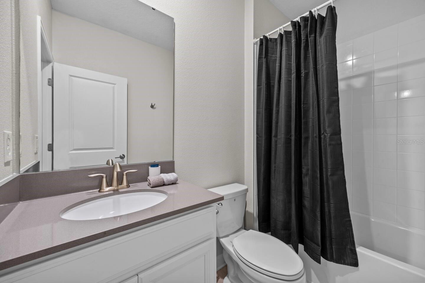 Image 35 of 47 For 622 Whistling Straits Boulevard