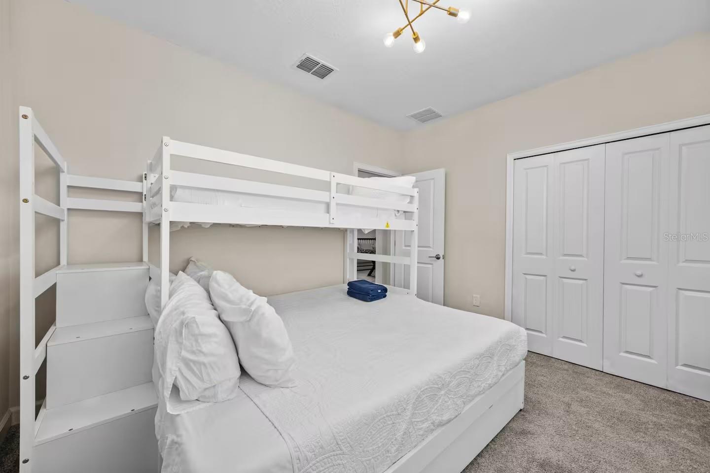 Image 36 of 47 For 622 Whistling Straits Boulevard