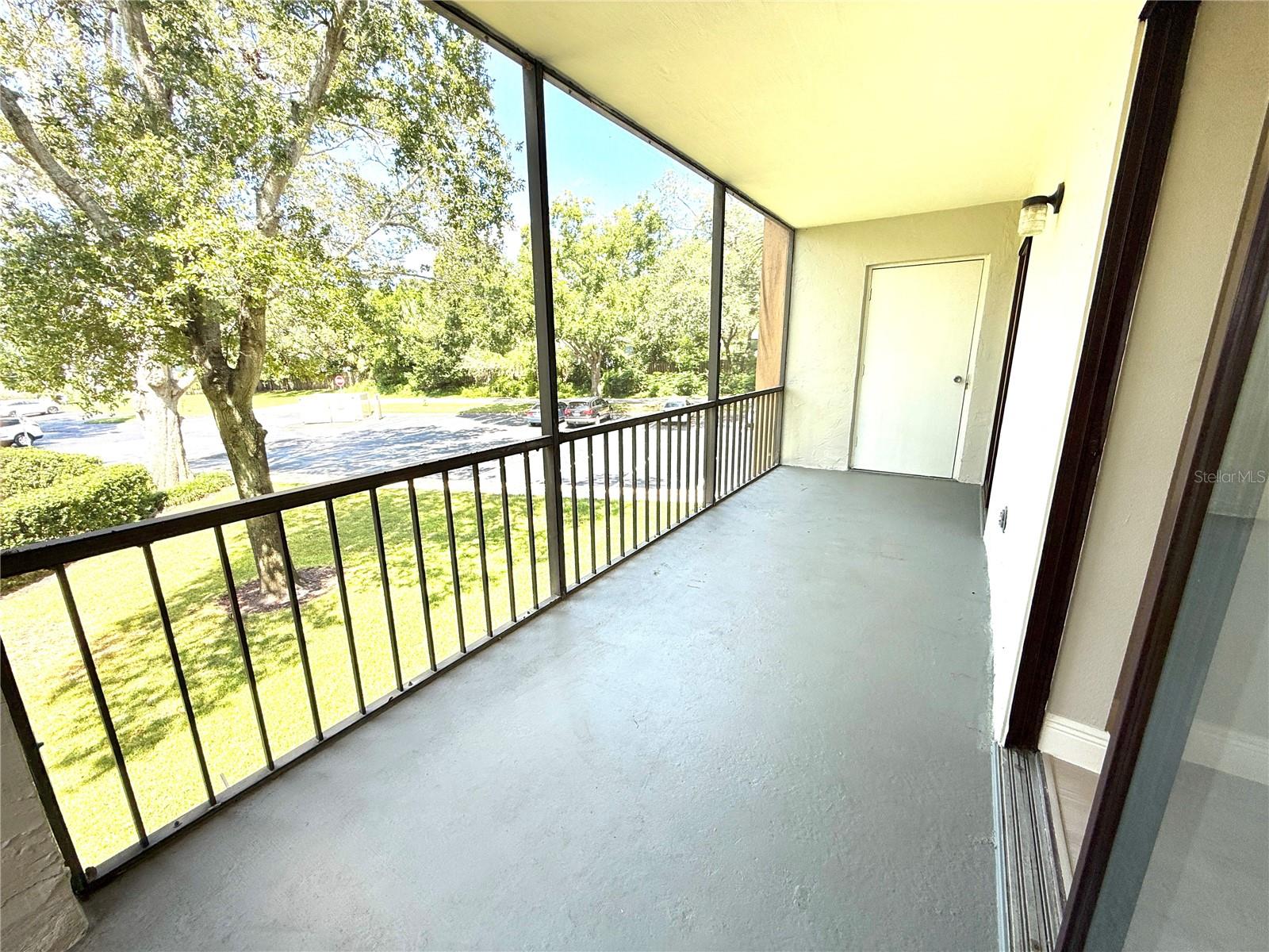 Image 11 of 27 For 620 Cranes Way 207