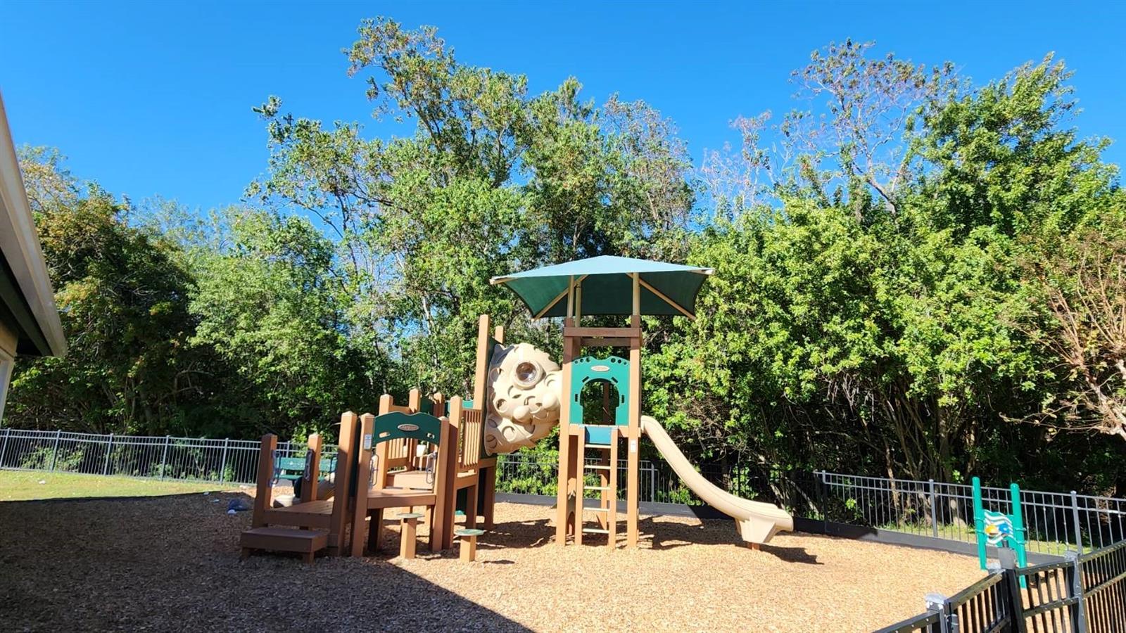 Image 24 of 26 For 412 Janice Kay Place