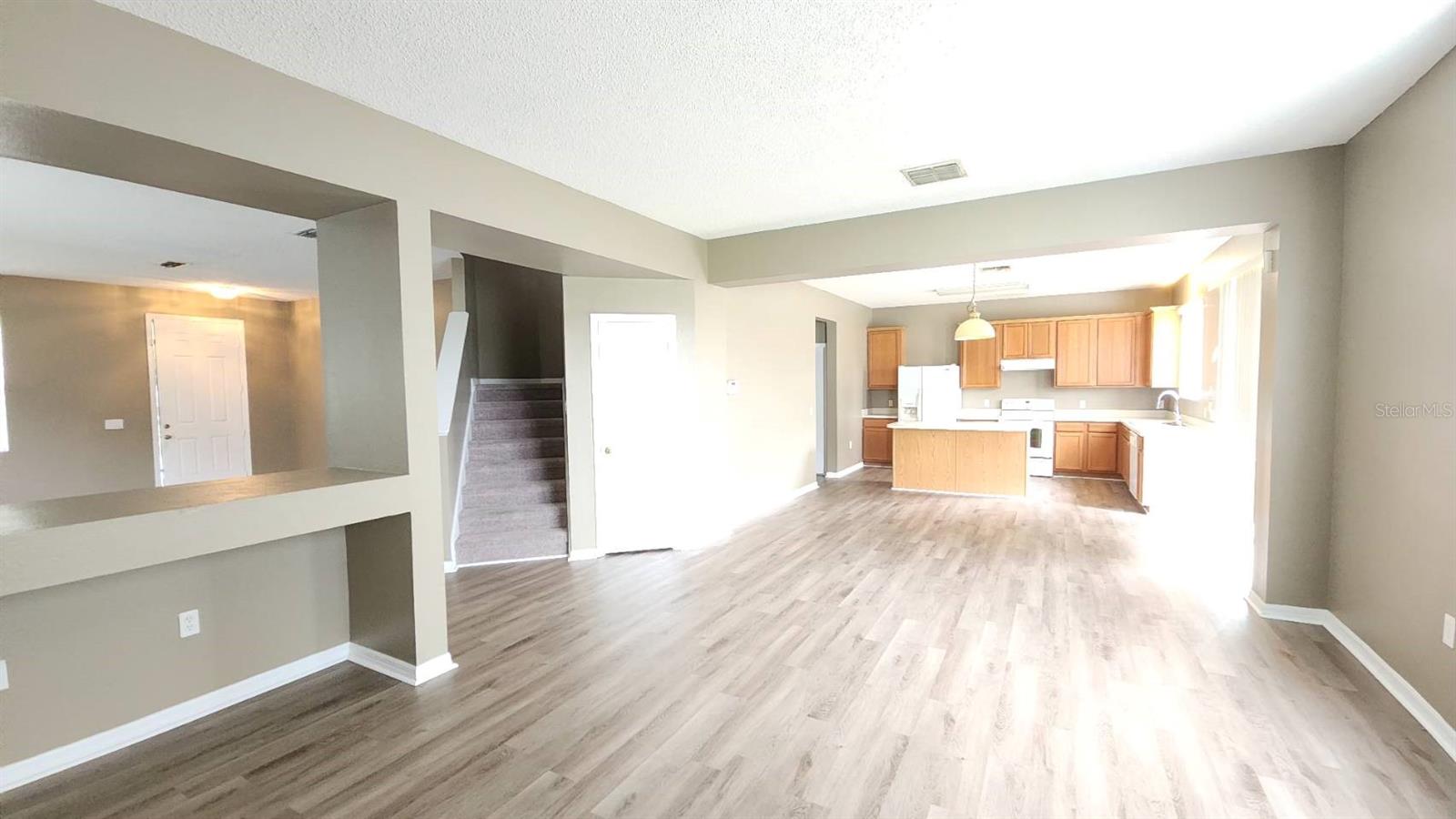 Image 4 of 26 For 412 Janice Kay Place