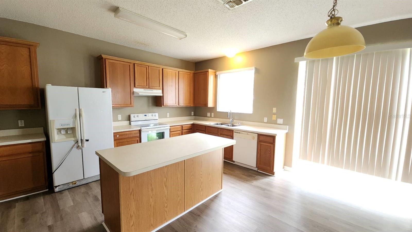 Image 9 of 26 For 412 Janice Kay Place