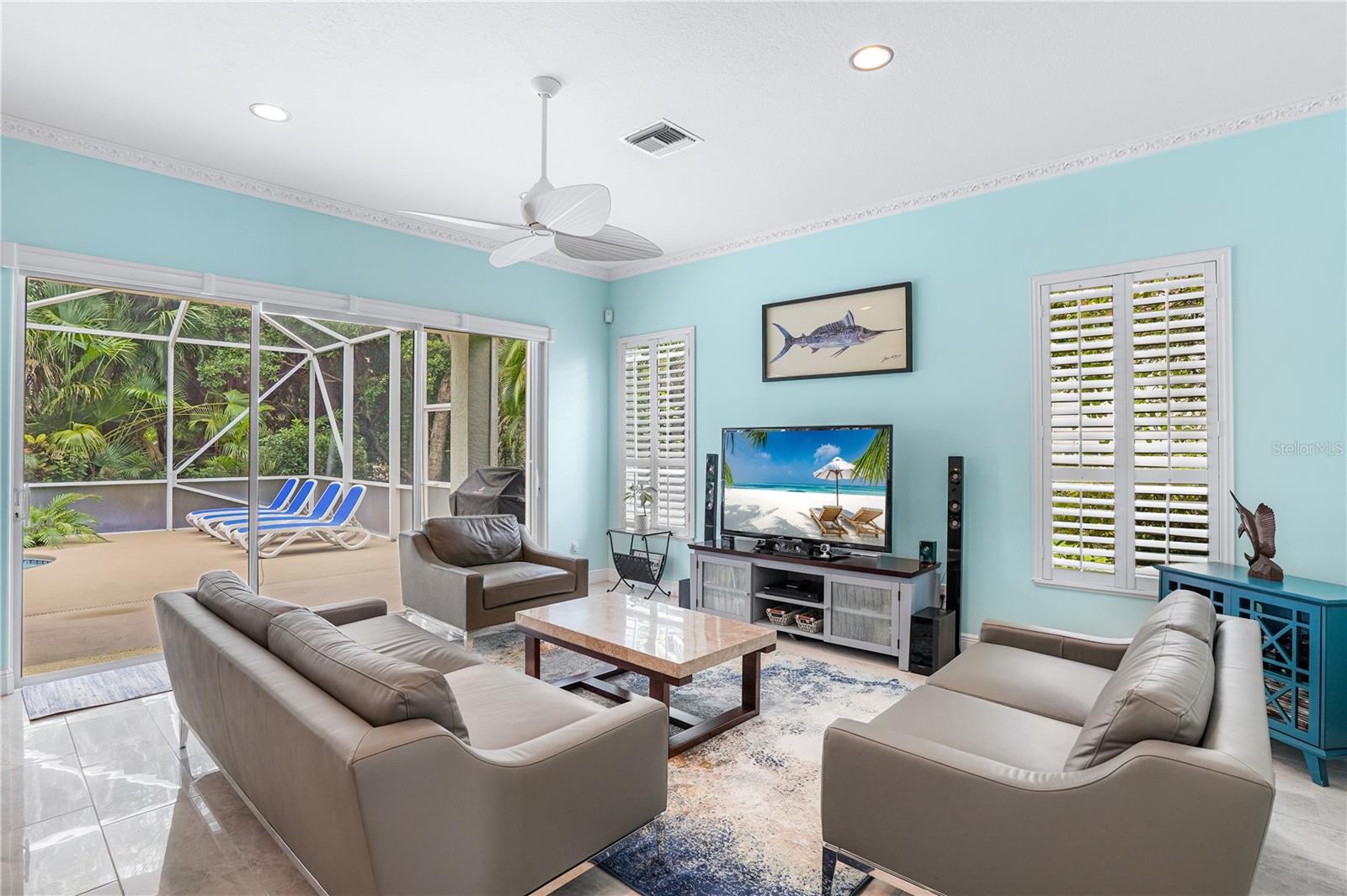 Image 14 of 44 For 889 Island Club Square