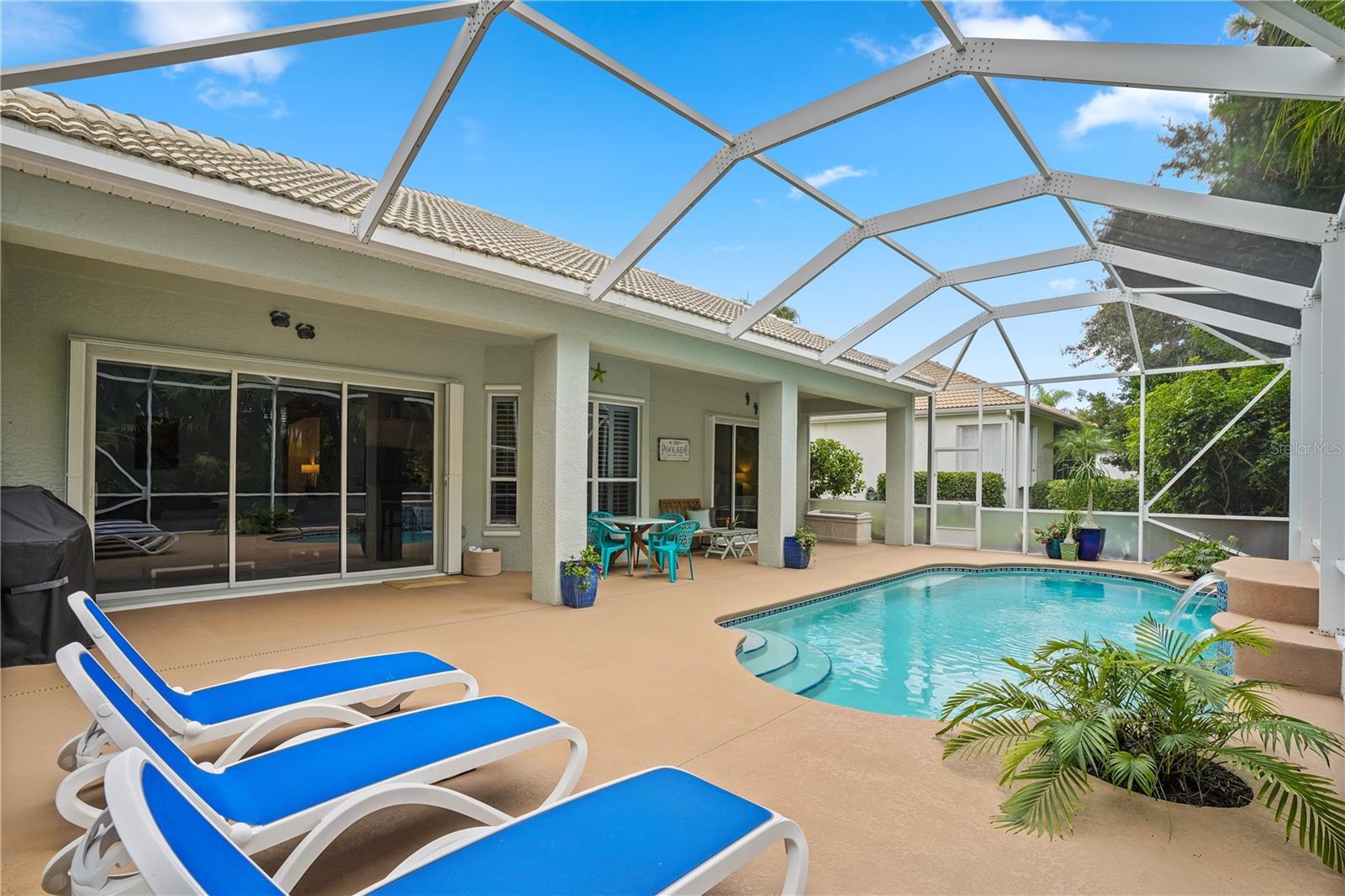 Image 18 of 44 For 889 Island Club Square