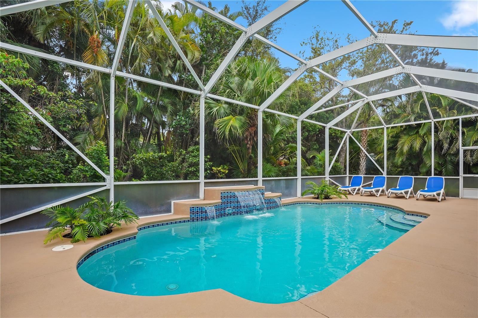 Image 21 of 44 For 889 Island Club Square