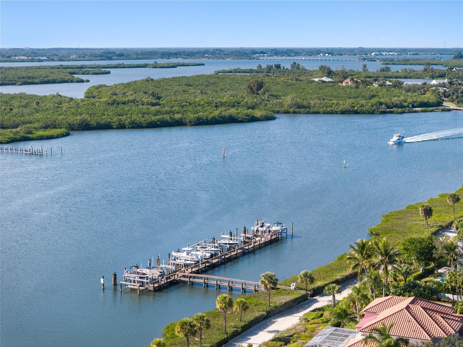 Image 48 of 58 For 889 Island Club Square