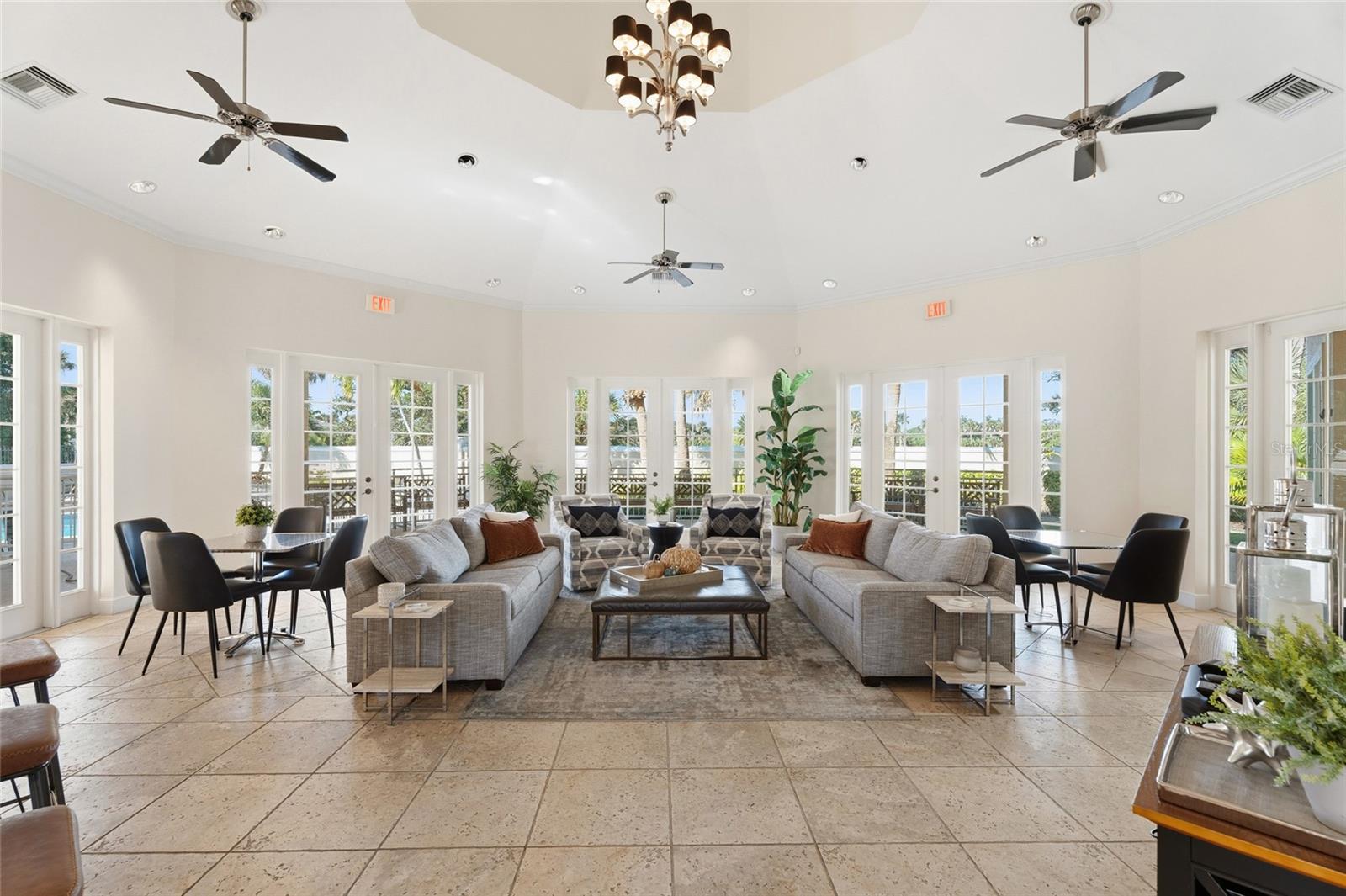 Image 54 of 58 For 889 Island Club Square