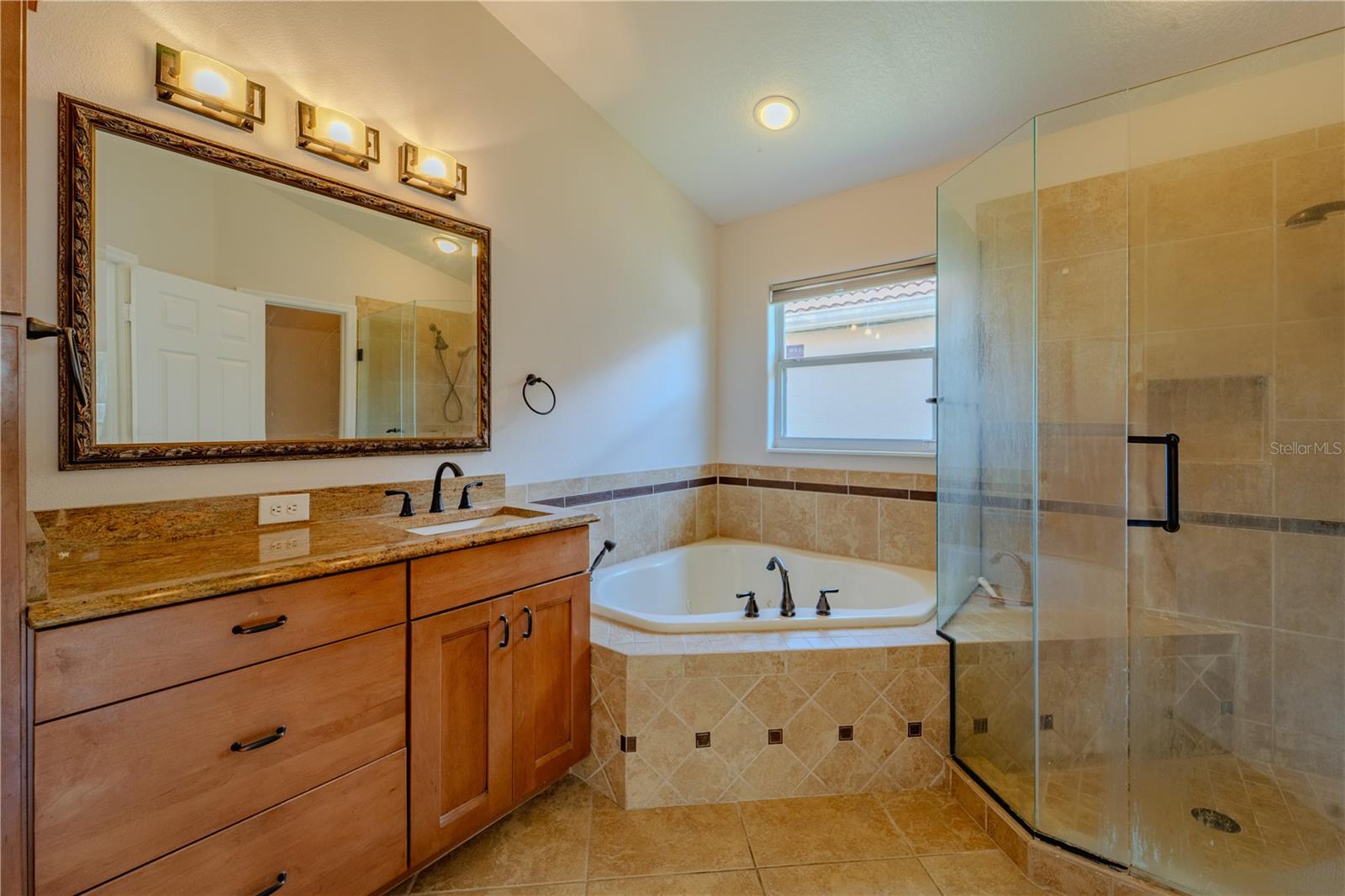 Image 18 of 31 For 5333 Watervista Drive