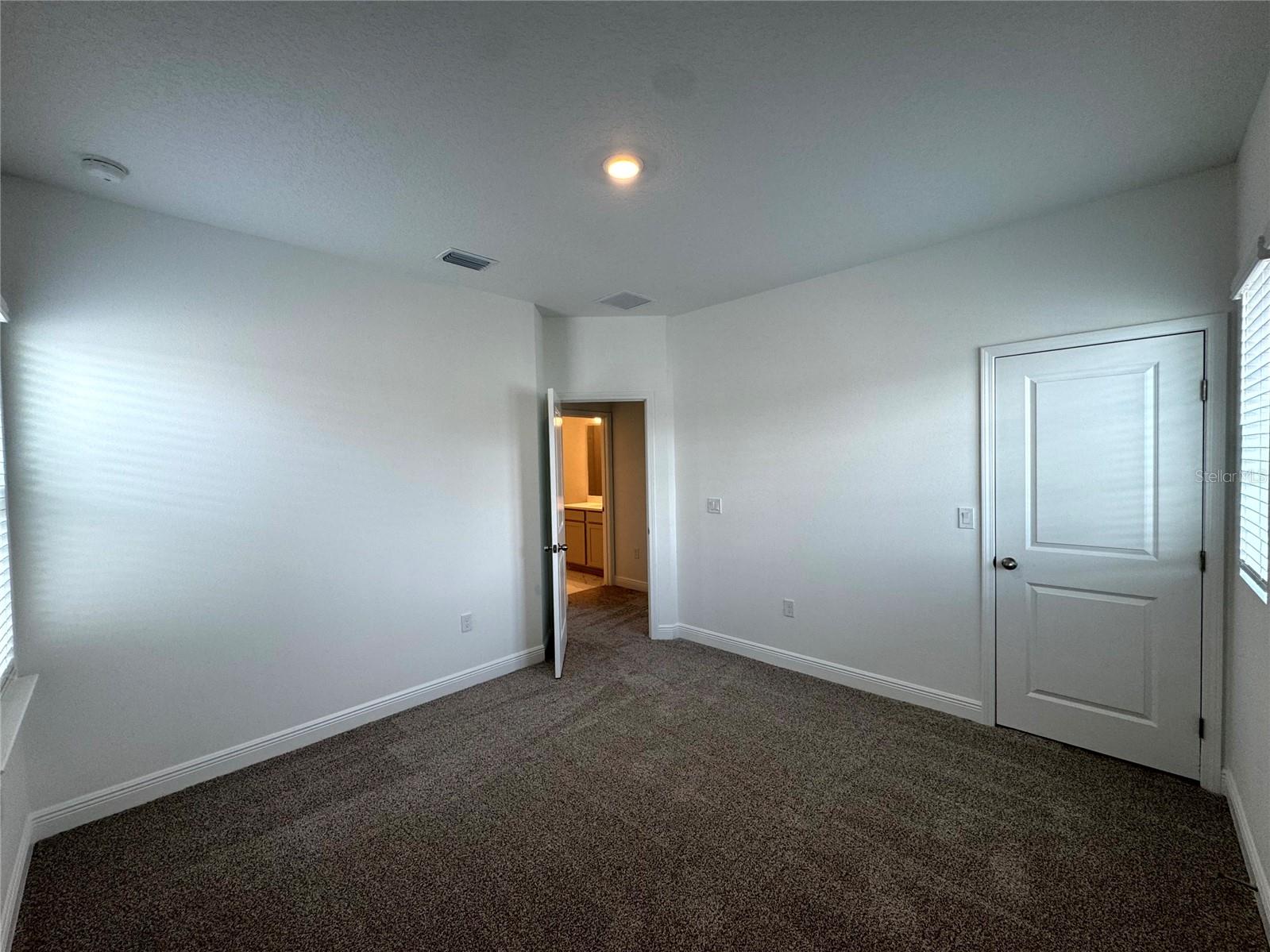 Listing photo id 15 for 2253 Juniper Berry Drive