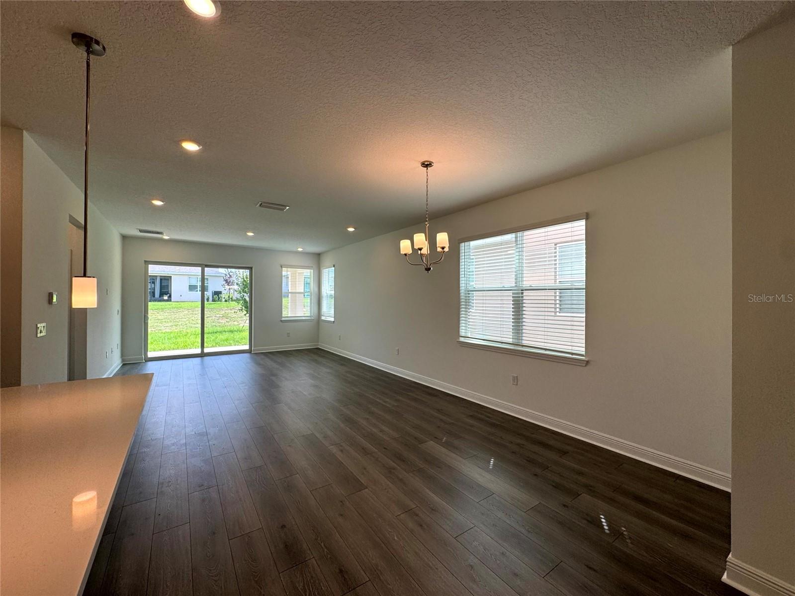 Listing photo id 5 for 2253 Juniper Berry Drive
